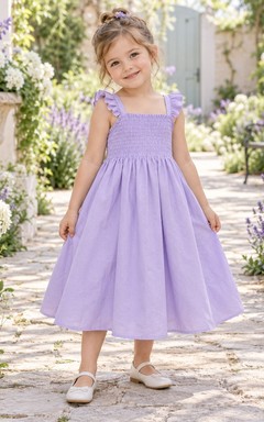 Teelanges, lavendelfarbenes A-Linien-Kleid mit eckigem Ausschnitt, gerafften Rüschenträgern und Schleife am Rücken für Blumenmädchen