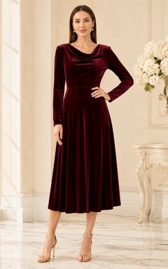 Robe de soirée vintage bordeaux en velours, col bénitier, manches longues, coupe trapèze, longueur thé