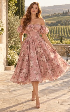 Vestido de gasa de largo midi con estampado floral rosa empolvado, hombros descubiertos y mangas abullonadas, ideal para invitadas.