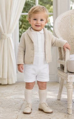 Taupefarbene Strickjacke mit langen Ärmeln, passendes Taufset für Jungen