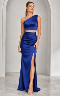 Sexy vestido de noche largo hasta el suelo de satén fruncido de dos piezas azul rey con un solo hombro
