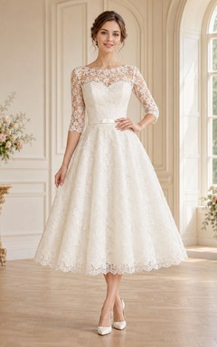 Vestido de novia modesto de largo midi, estilo barco, con mangas tres cuartos y encaje, ideal para recepciones en jardines.