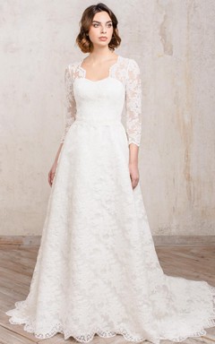 Robe de mariée vintage en dentelle, coupe trapèze, longueur au sol, manches 3/4, boutonnée, style modeste