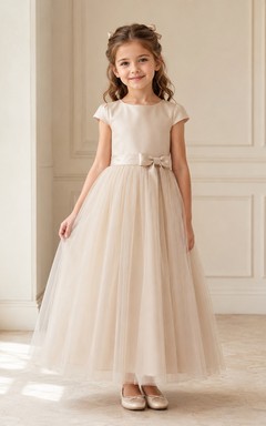 Vestido de niña de las flores, color champán, tul, corte en A, manga corta, cuello joya, largo hasta el suelo, detalle de fajín.