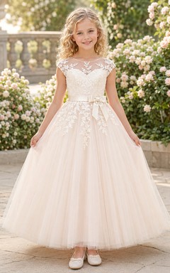 Elegantes Prinzessinnenkleid in A-Linie mit Tüllspitze, Illusion-Ausschnitt und floralen Applikationen, knöchellang