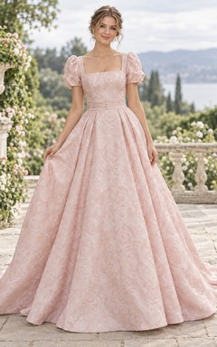 Robe de mariée de bal rose poudré à col carré, manches bouffantes et jacquard intégral