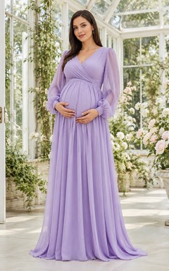 Lavendelfarbenes Chiffon-Umstandsbrautjungfernkleid mit V-Ausschnitt, Poetenärmeln und romantischem Garten-Stil
