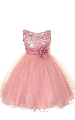 Robe trapèze sans manches à encolure ronde et sequins, ornée de fleurs