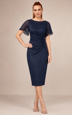 Marineblaues Jersey-Bleistiftkleid mit transparenten, flatternden Ärmeln