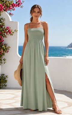 Robe de plage maxi fendue en mousseline de soie à encolure carrée et bretelles sans manches