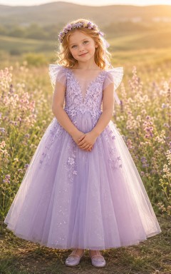 Vestido de niña de las flores, encaje de tul color lavanda, corte en A, mangas con volantes, escote en V, largo hasta la rodilla.