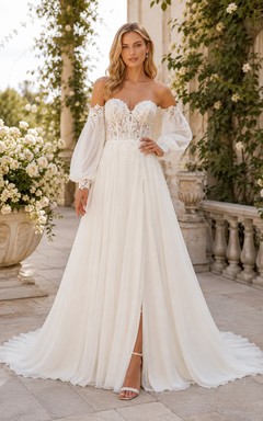 Vestido de novia bohemio de gasa y encaje, corte en A, hombros descubiertos, manga larga, cola capilla con abertura.