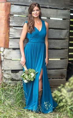 Chiffon V-neck Sleeveless Bridesmaid Dress with Front Slit