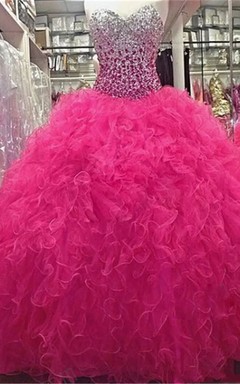 Ärmelloses, bodenlanges Tüll-Ballkleid mit Herzausschnitt