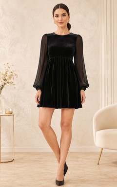 Robe courte babydoll à col montant et manches longues en velours noir