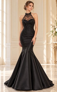 Robe de soirée sirène noire à col montant et perles en satin illusion