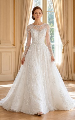 Silbernes, perlenbesetztes A-Linien-Brautkleid mit U-Boot-Ausschnitt, langen Ärmeln, bodenlanger Schleppe und elegantem Schnitt