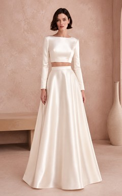 Robe de mariée deux pièces en satin à manches longues et coupe trapèze, style bateau