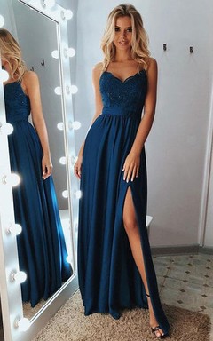 Einfaches, bodenlanges, ärmelloses Jersey-Abendkleid in A-Linie mit offenem Rücken und Pailletten