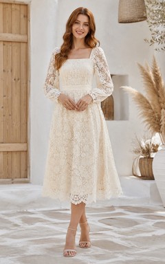 Robe bohème romantique en dentelle ivoire, col carré, manches longues, coupe trapèze, longueur thé