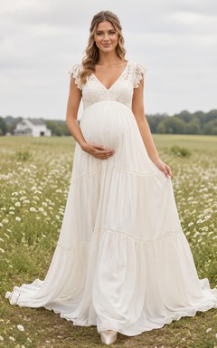 Umstandskleid mit V-Ausschnitt, Spitze und kurzen Ärmeln für eine Hochzeit im Landhausstil