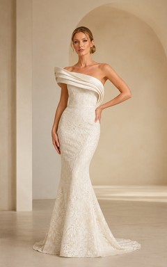 Robe de mariée sirène en dentelle à épaules dénudées et traîne balayée