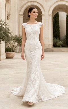 Robe de mariée sirène romantique à manches courtes en dentelle bateau et décolleté plongeant en V