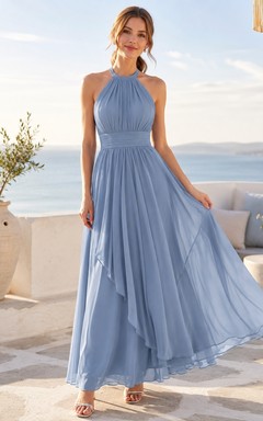 Romantisches, nebelblaues, halterloses, plissiertes Chiffon-Brautjungfernkleid in A-Linie, bodenlang