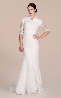 Robe en dentelle à manches courtes et manches illusion