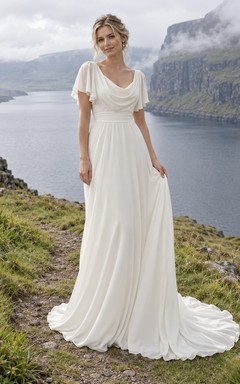Vestido de novia sencillo de gasa con escote drapeado, mangas con volantes, corte en A, cinturilla y cola.