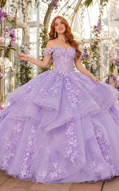 Robe de bal romantique à volants en tulle dégradé, épaules dénudées, décolleté cœur, style serre lavande