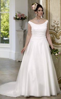 A-Line Floor-Length Scoop Neck Satin Court Train Lace-Up Back Ruching Dress