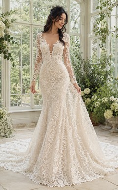 Robe de mariée de soirée ornée de dentelle, décolleté en V profond, manches longues transparentes, coupe sirène, traîne chapelle et applications florales