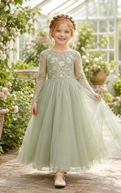 Robe Sage Flower Girl Boy en tulle et dentelle, coupe trapèze, col bijou, manches longues et broderie florale.