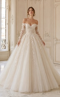 Robe de mariée de bal en dentelle florale festonnée à épaules dénudées et manches longues, traîne chapelle
