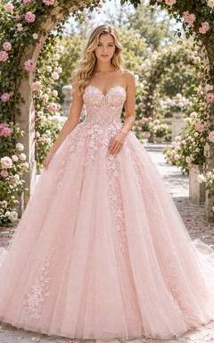 Vestido de novia de gala color rosa empolvado sin tirantes con apliques florales de tul y vestido de jardín