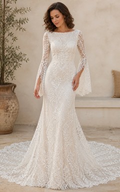 Vestido de novia bohemio de sirena con escote barco y mangas largas, largo hasta el suelo, con volantes festoneados.
