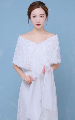 Neues dreidimensionales Chiffon-Schulterteil mit Rosenpailletten und weißem Schal