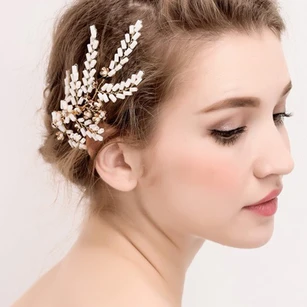 The New Aesthetic Handmade White Beads Small Fresh Sweet Bride Headdress