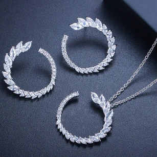 Romantic Bridal Rhinestone Necklace and Earrings Jewelry Set