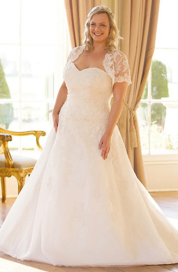 Sweetheart Lace Up Back Short Lace Wedding Dress With Appliques