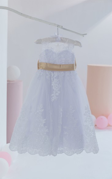 Scoop-neck Lavender Applique Tulle Flowergirl Dress with Bow