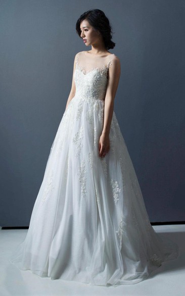 Lace-Appliqued Tulle Sleeveless Bridal Dress With Bateau Neckline