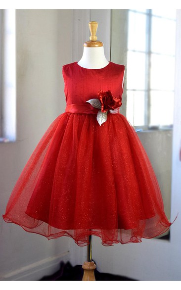 Scoop Neck Sleeveless Pleated Tulle Ball Gown With Flower Sash