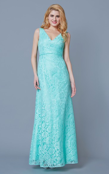 Form Fitted Sleeveless Long Lace Dress With Ruching