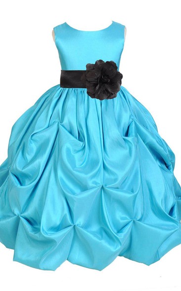 Sleeveless A-line Ruffled Dress With Flower and Bow