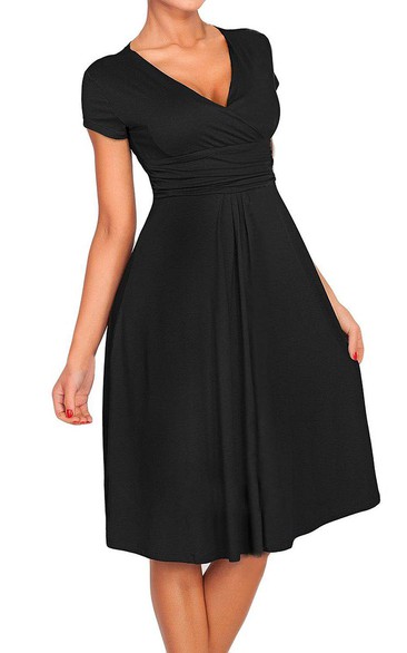 Short-sleeved V-neck A-line Ruched Jersey Dress