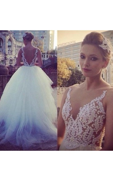 Chic Pearls Appliques Princess Wedding Dress Tulle Court Train