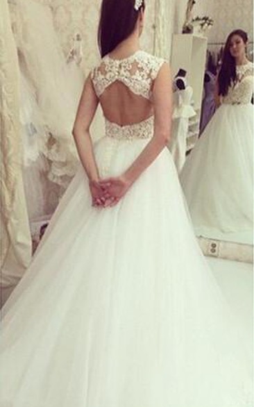 Elegant Tulle Lace Appliques Wedding Dress Bowknot Sweep Train