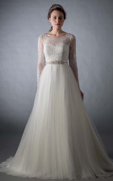 A-Line Lace Scoop Neck Long Sleeve Tulle Wedding Dress